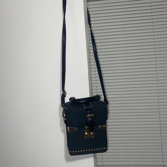 Black cross body bag - Picture 2 of 2